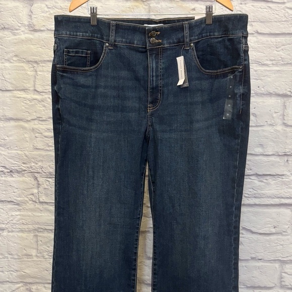 Lane Bryant 22 High Rise Bootcut New Women’s Jeans Tighter Tummy New With Tags - Picture 4 of 13